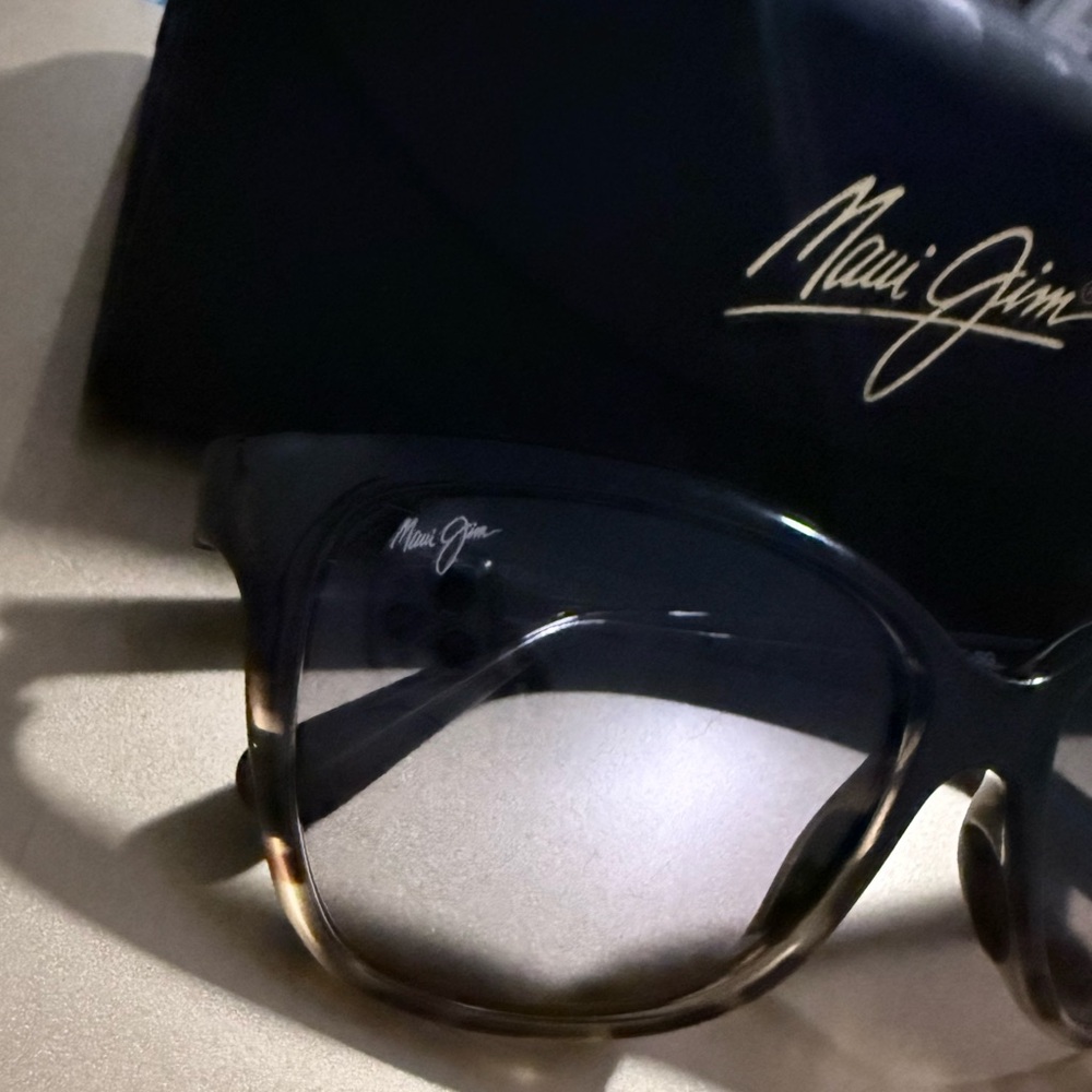Maui Jim Starfish in black with tortoise frame and Neutral Grey polarized lenses